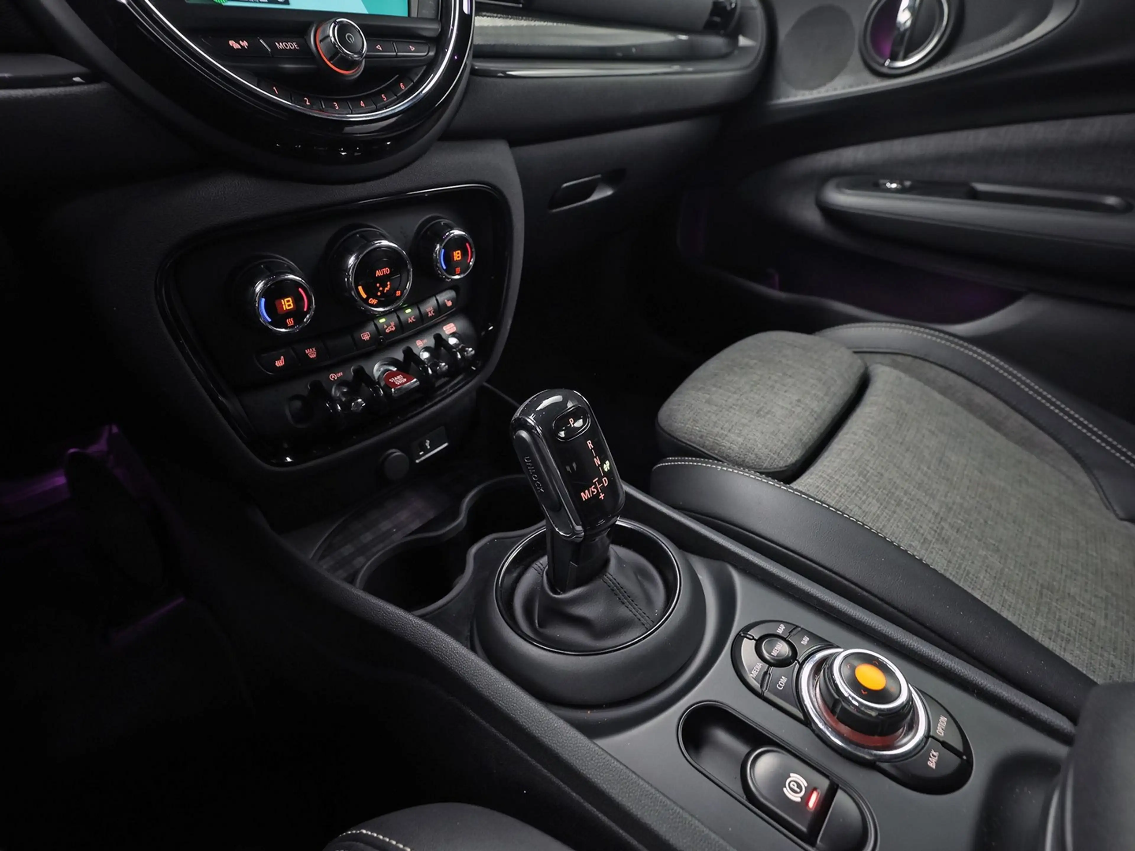 MINI One Clubman 1.5 Sport Automaat (FACELIFT, NAVIGATIE, DEALER ON — photo 11