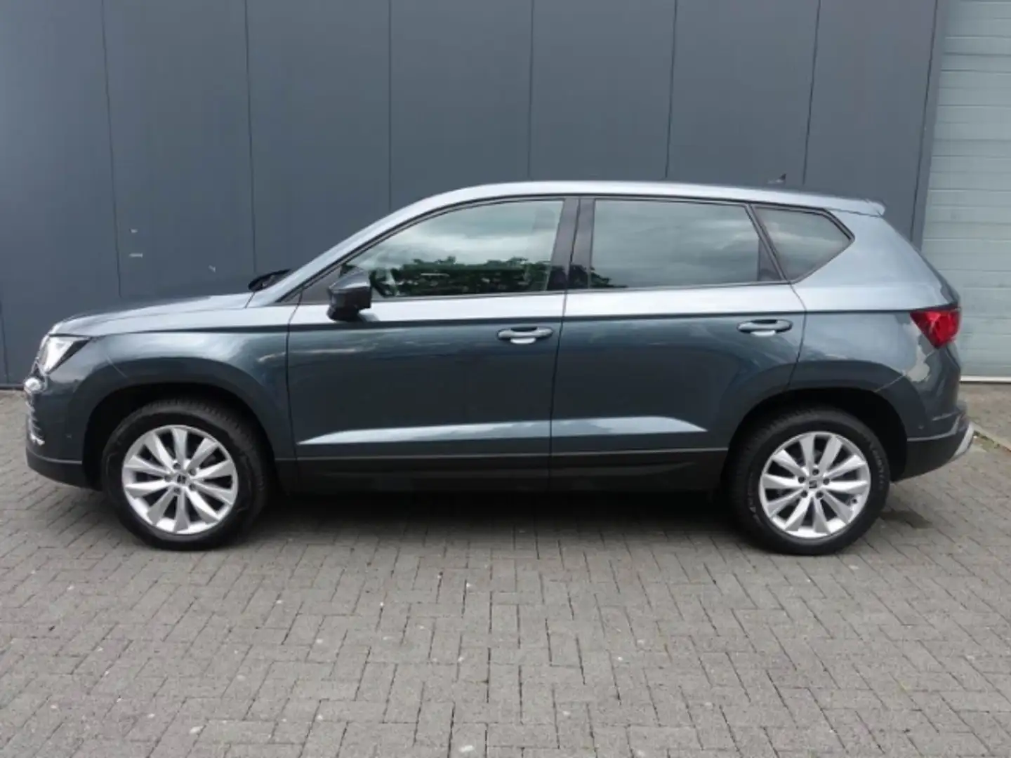 SEAT Ateca 1.5 TSI ACT+STYLE+360 KAMERA+NAVI+RÜCKFAHRKAMERA Grijs - 2