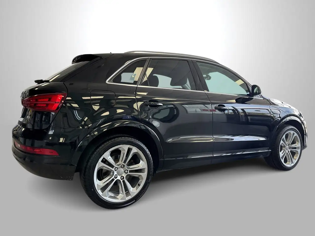 Audi Q3 снимка Audi Q3