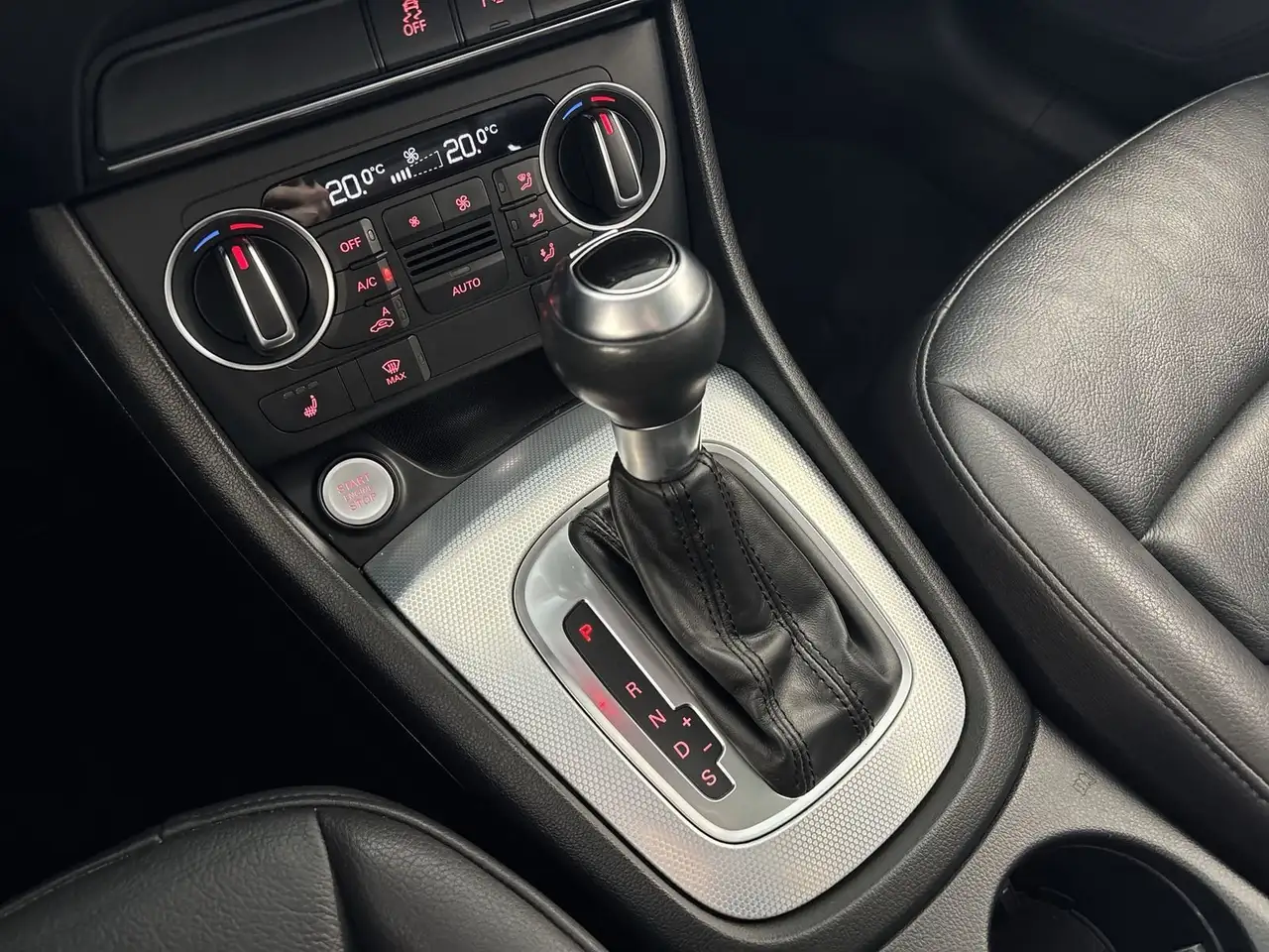 Audi Q3 снимка Audi Q3