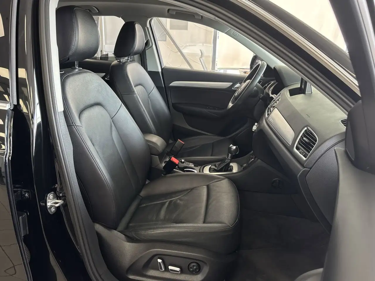Audi Q3 снимка Audi Q3
