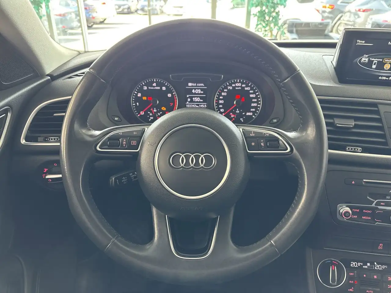 Audi Q3 снимка Audi Q3