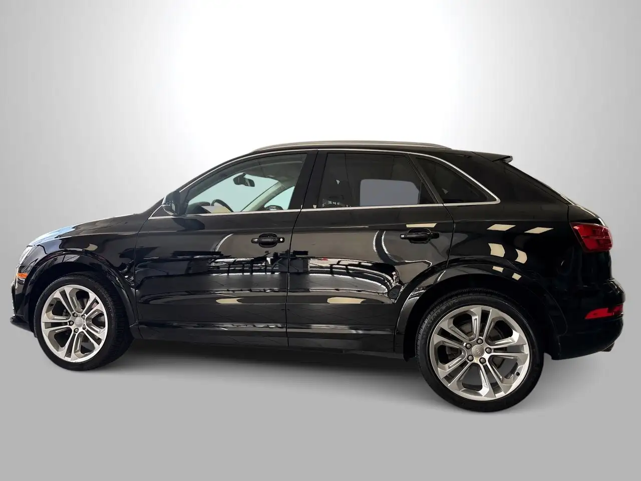 Audi Q3 снимка Audi Q3