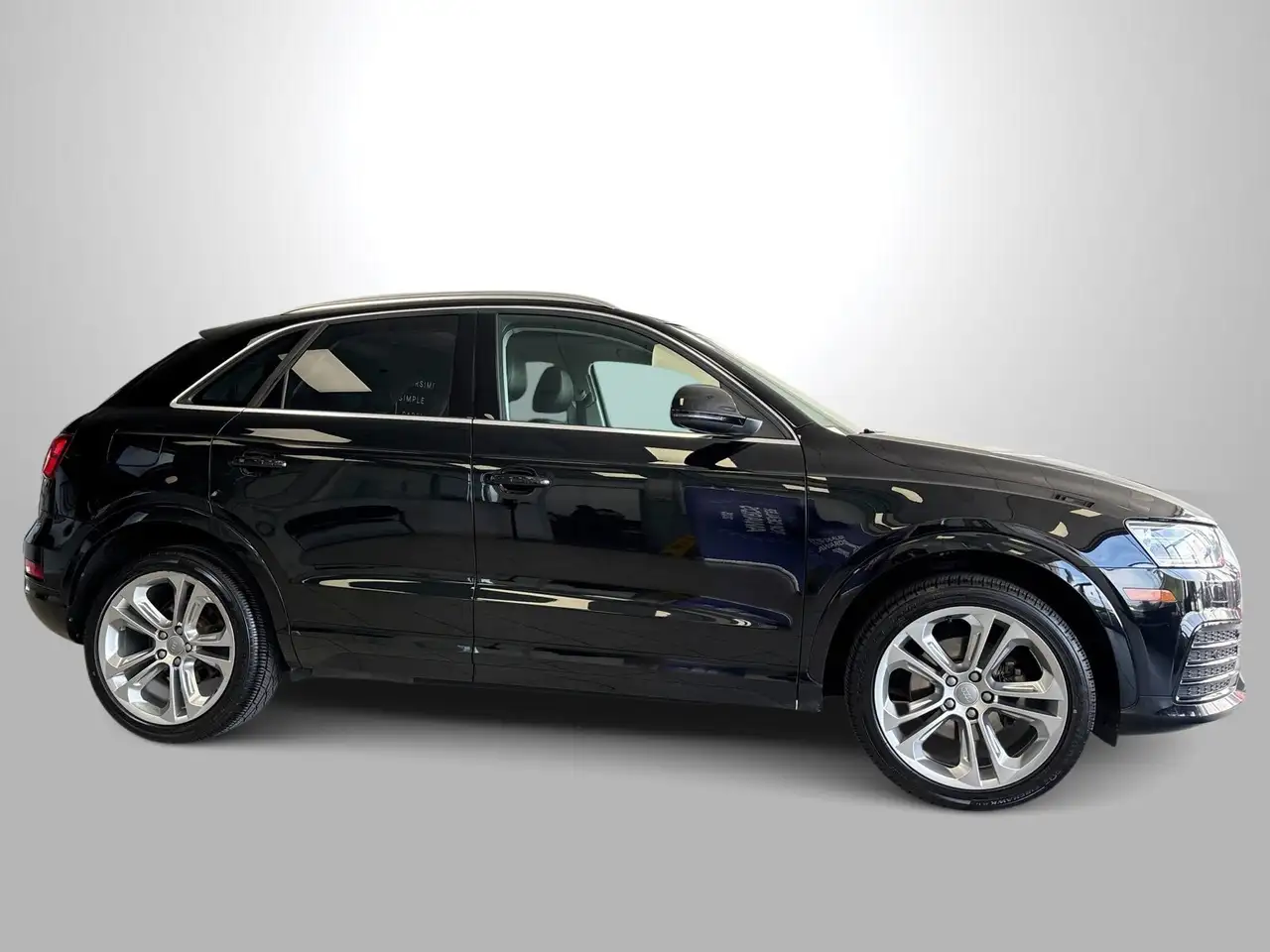 Audi Q3 снимка Audi Q3