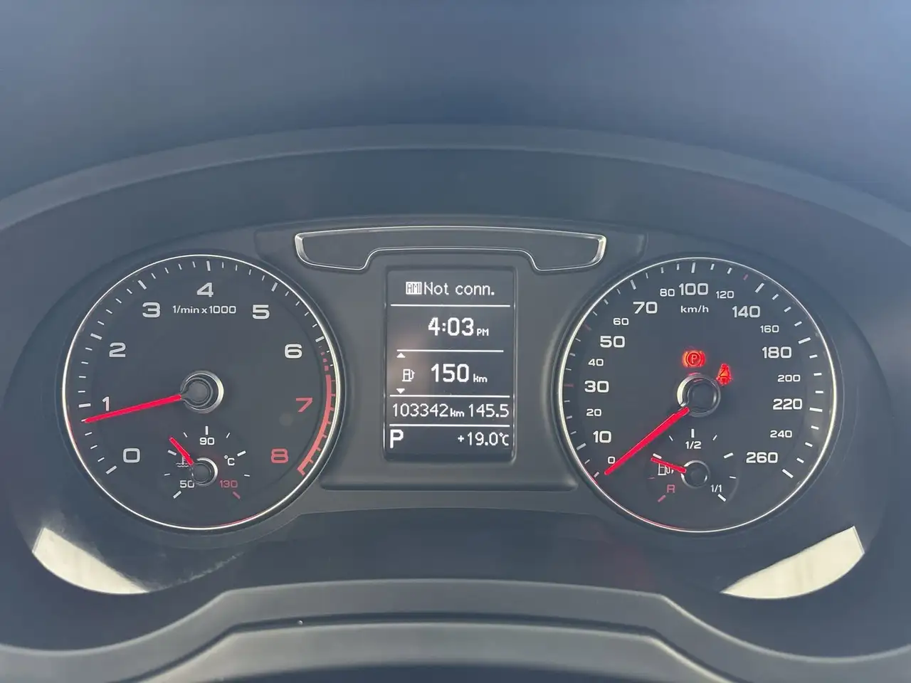 Audi Q3 снимка Audi Q3