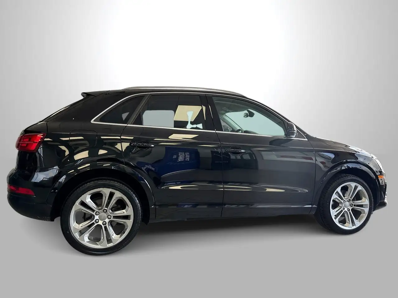 Audi Q3 снимка Audi Q3