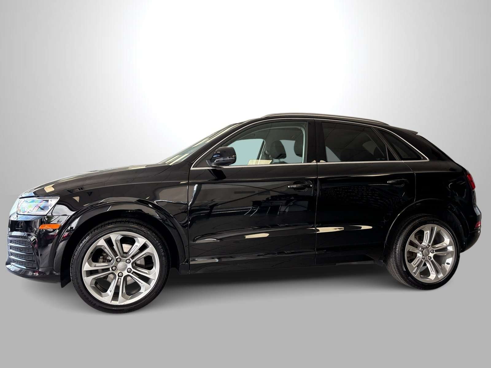 2018 Audi Q3 Progressiv-Panoramic Sunroof | Liftgate | Heated S thumb 8