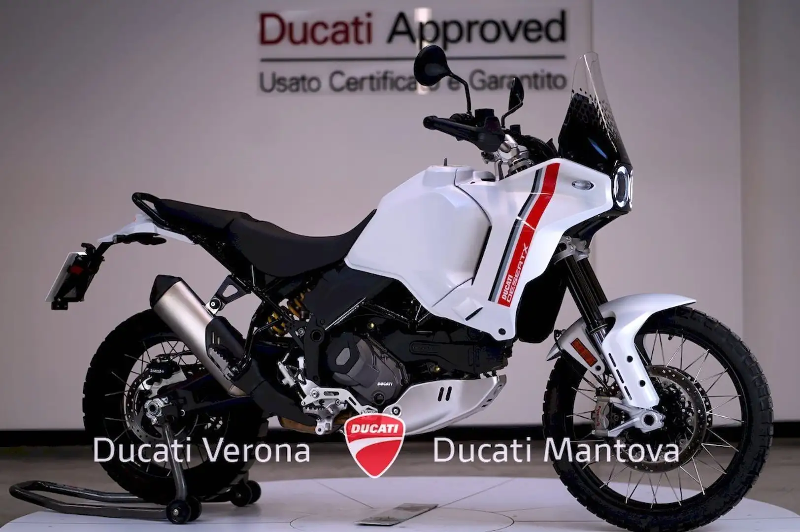 Ducati DesertX Desert X solo 1.012 km! Wit - 2