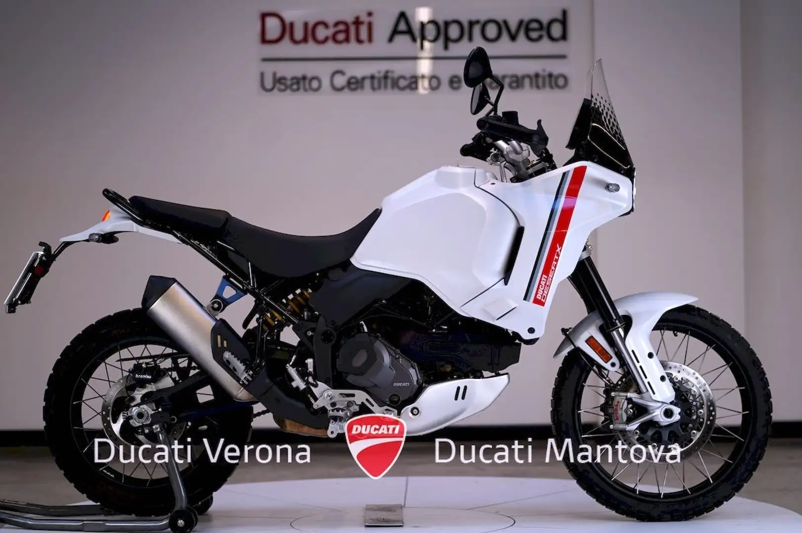 Ducati DesertX Desert X solo 1.012 km! Bílá - 2