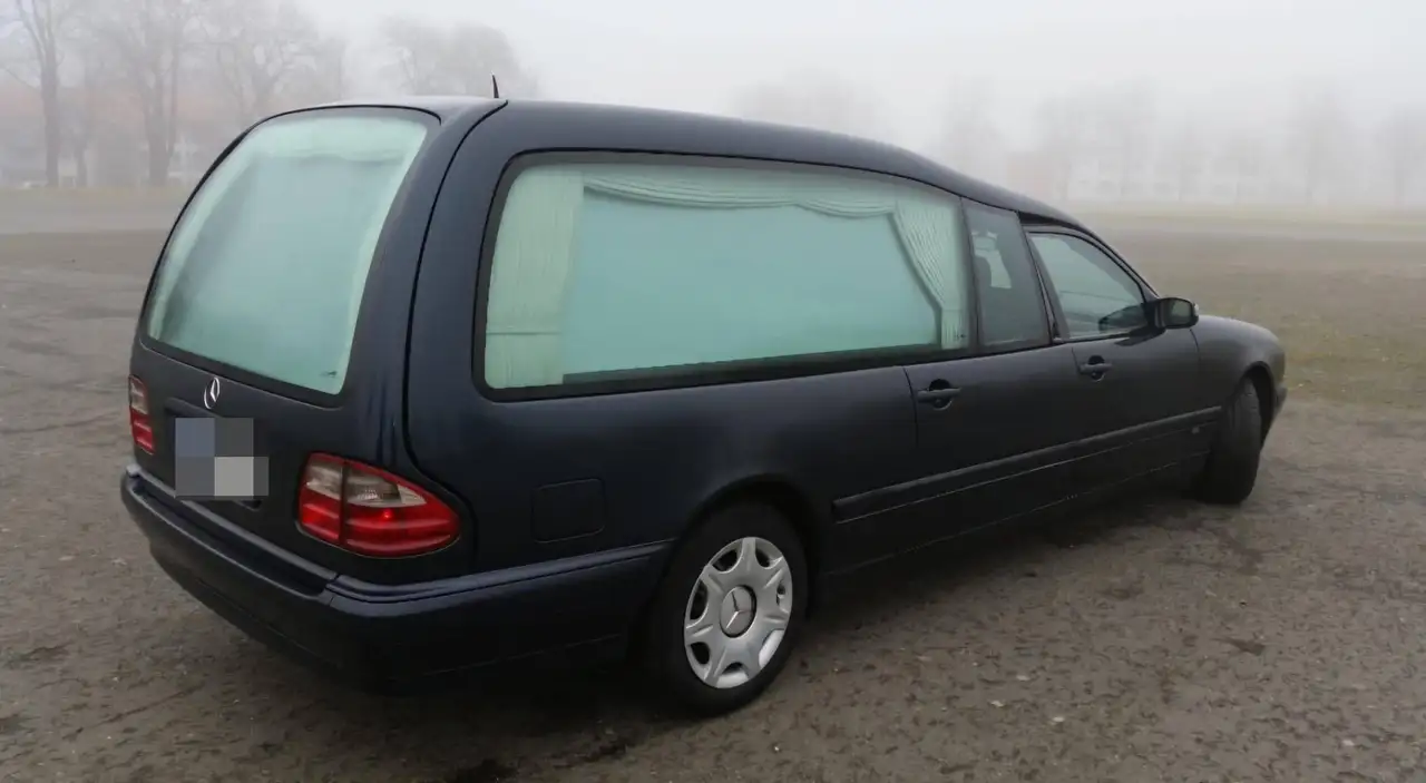 Mercedes-Benz E 220 T CDI Classic, foto 3