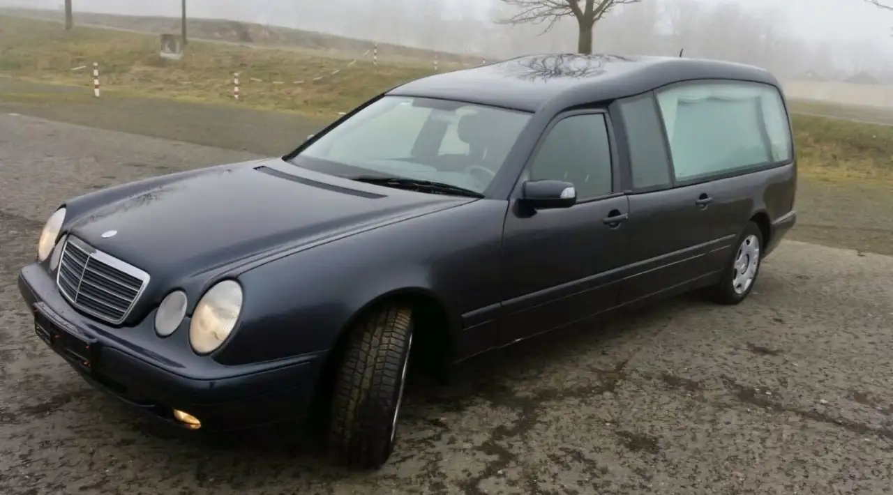 Mercedes-Benz E 220 T CDI Classic, foto 9
