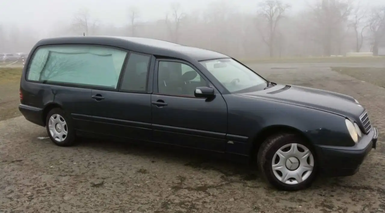 Mercedes-Benz E 220 T CDI Classic, foto 10