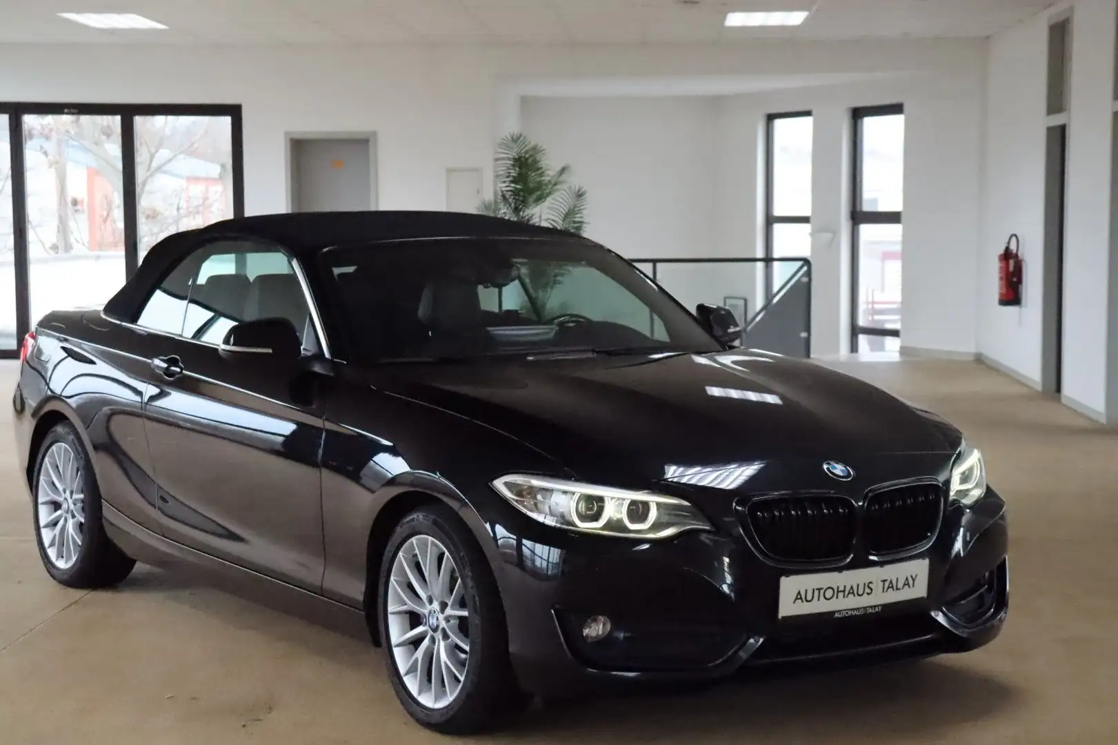 BMW 228 i Cabrio Sport L Navi*Appl/Android*PDC*Xenon Schwarz - 1