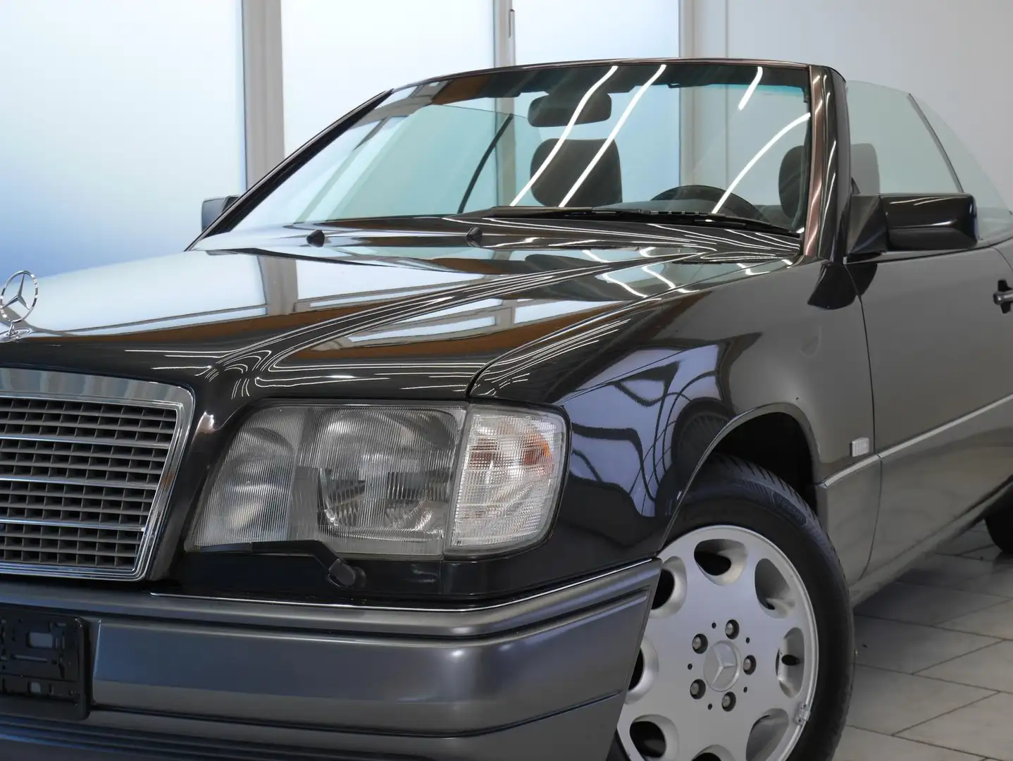 Mercedes-Benz E 320 Cabrio - Automatik 5G/Tempomat/E-Sitz/SHZ Negru - 2