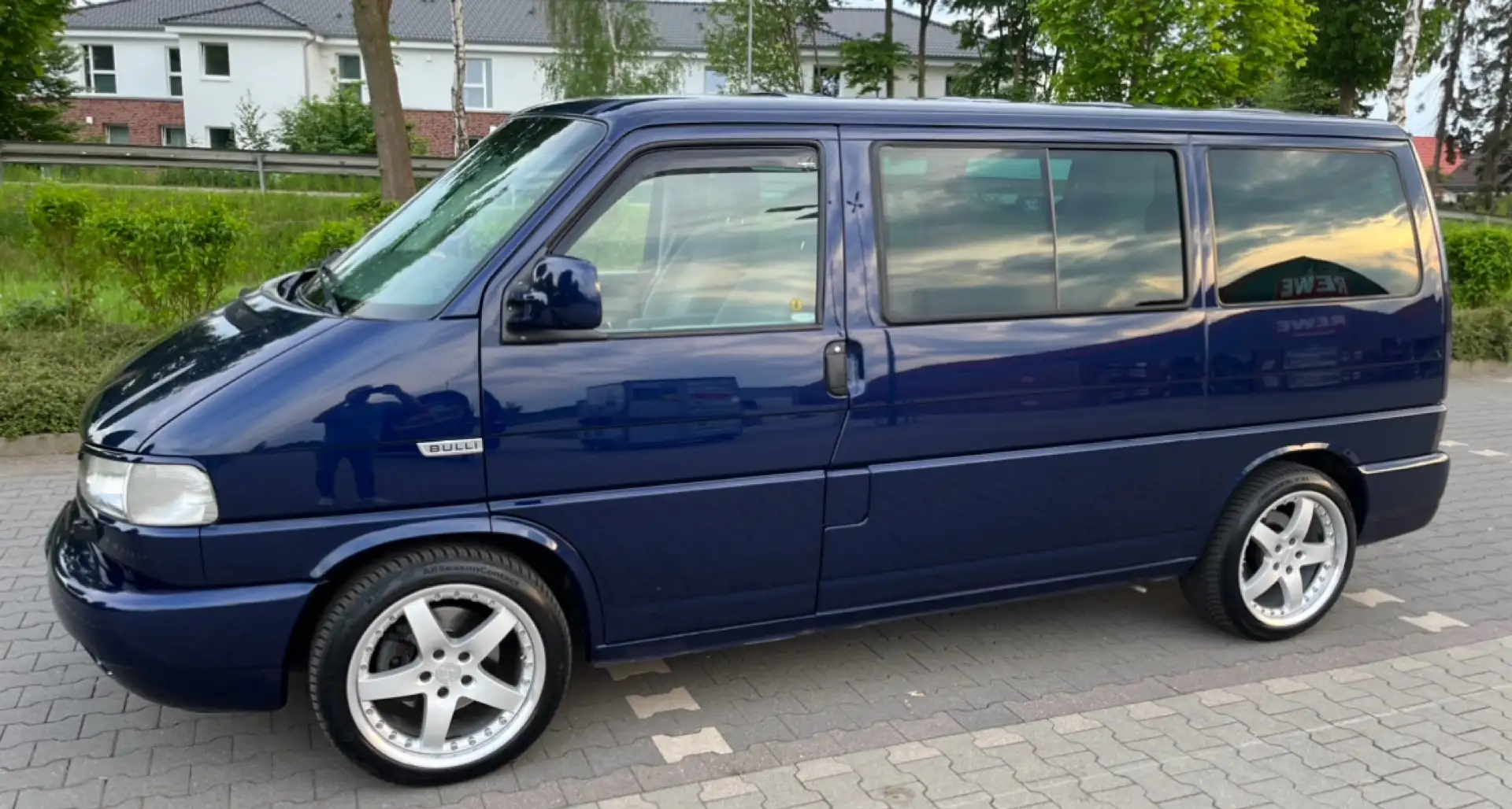 Volkswagen T4 Multivan TDI Multivan /Wohnmobil/DPF Euro 4/SHZ/Klima/AHK Bleu - 1