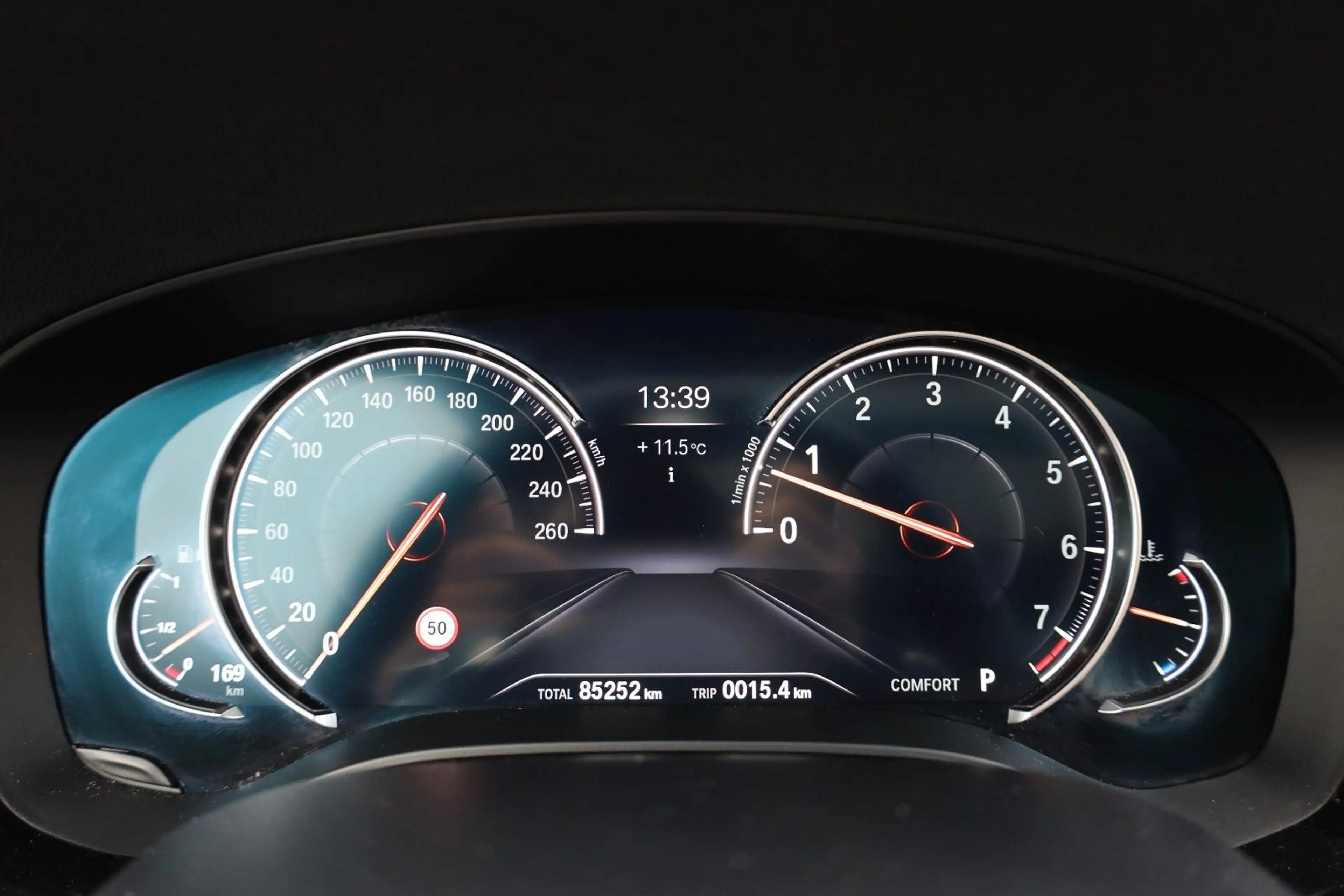 BMW 540 i xDrive Touring/DE/360*/HUD/HK/PANO/ACC/R18 — photo 12