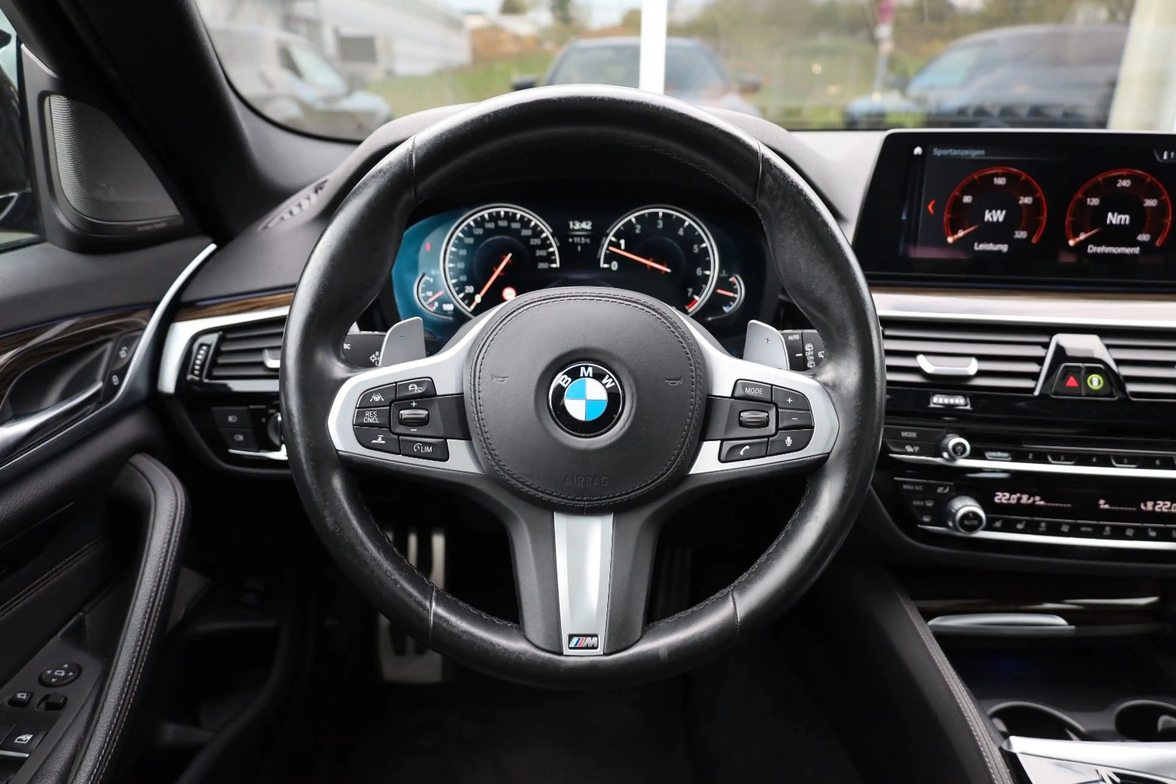 BMW 540 i xDrive Touring/DE/360*/HUD/HK/PANO/ACC/R18 — photo 11