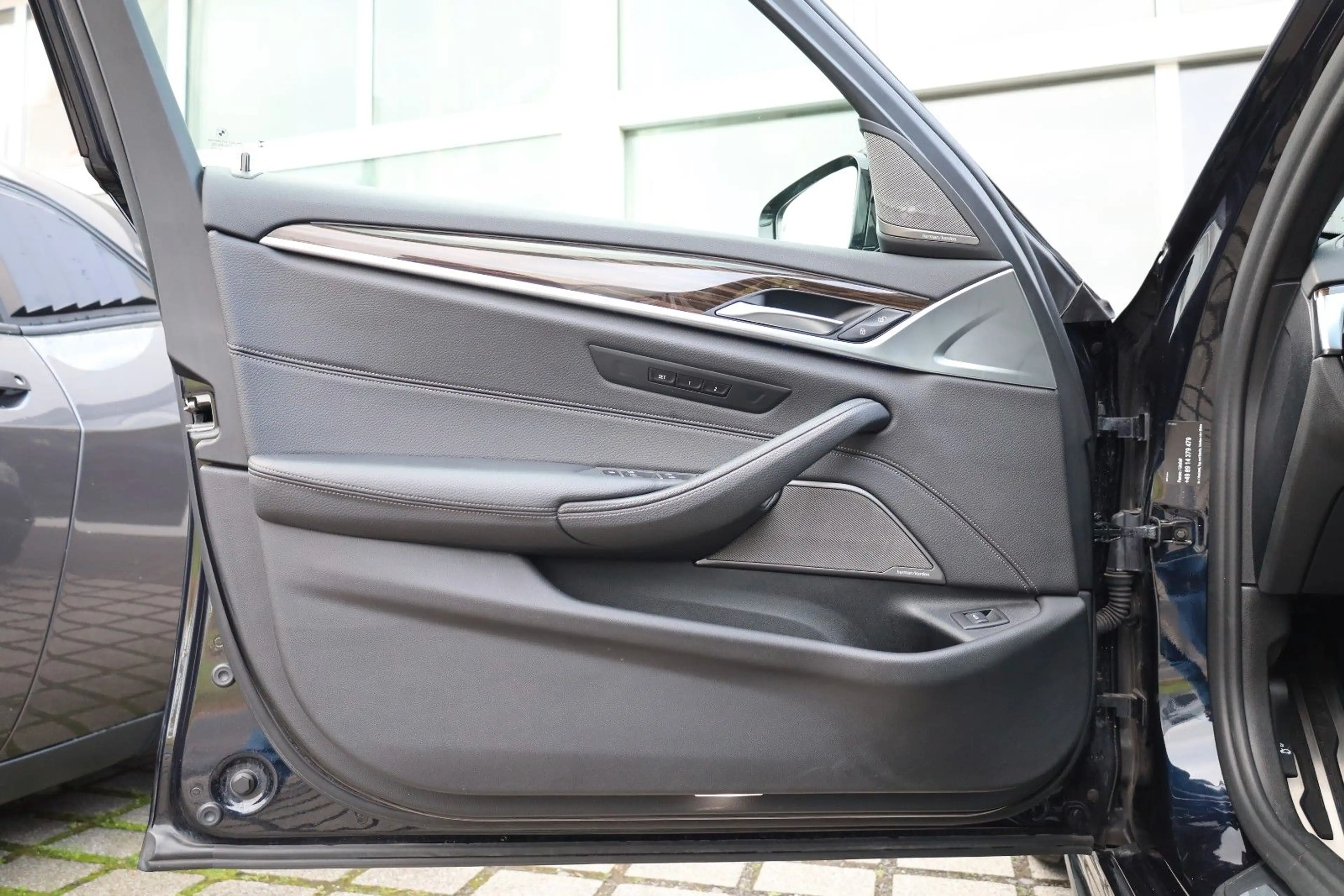 BMW 540 i xDrive Touring/DE/360*/HUD/HK/PANO/ACC/R18 — photo 9