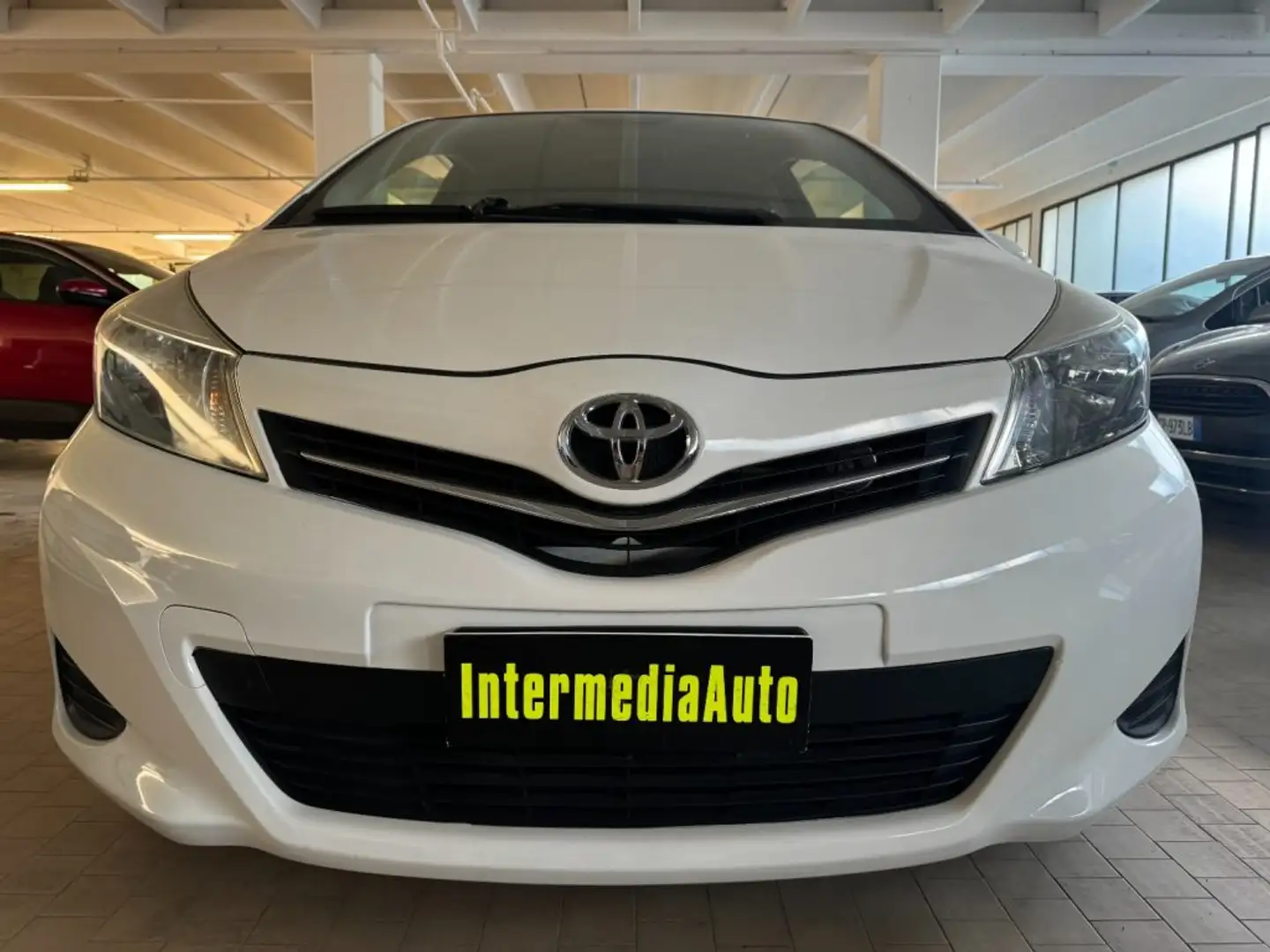 Toyota Yaris Active NEOPATENTATI Blanc - 2