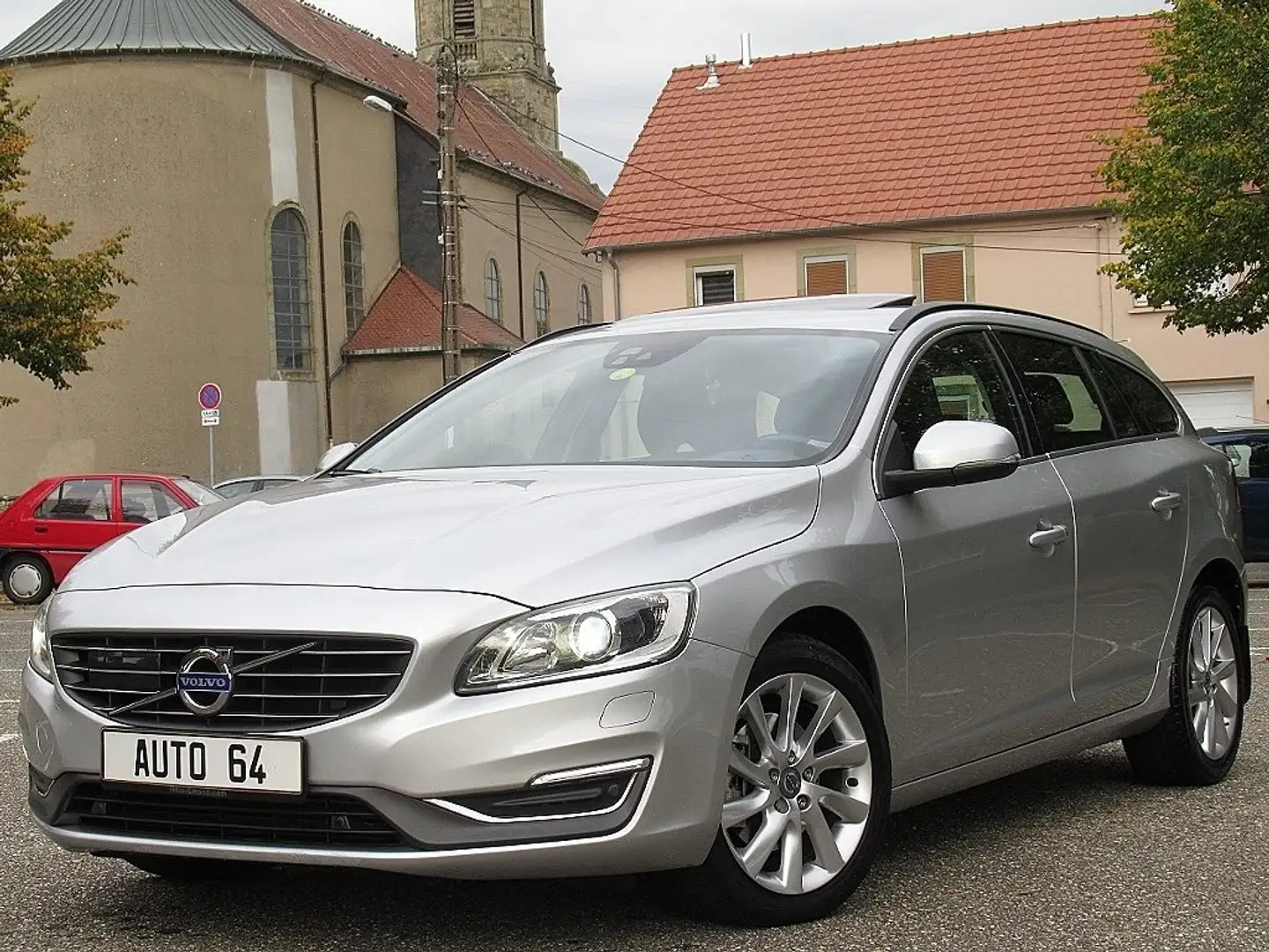 Volvo V60 D4 181CV 03/2015 134000km/GPS/ACC/Toit Ouvrant Grijs - 1