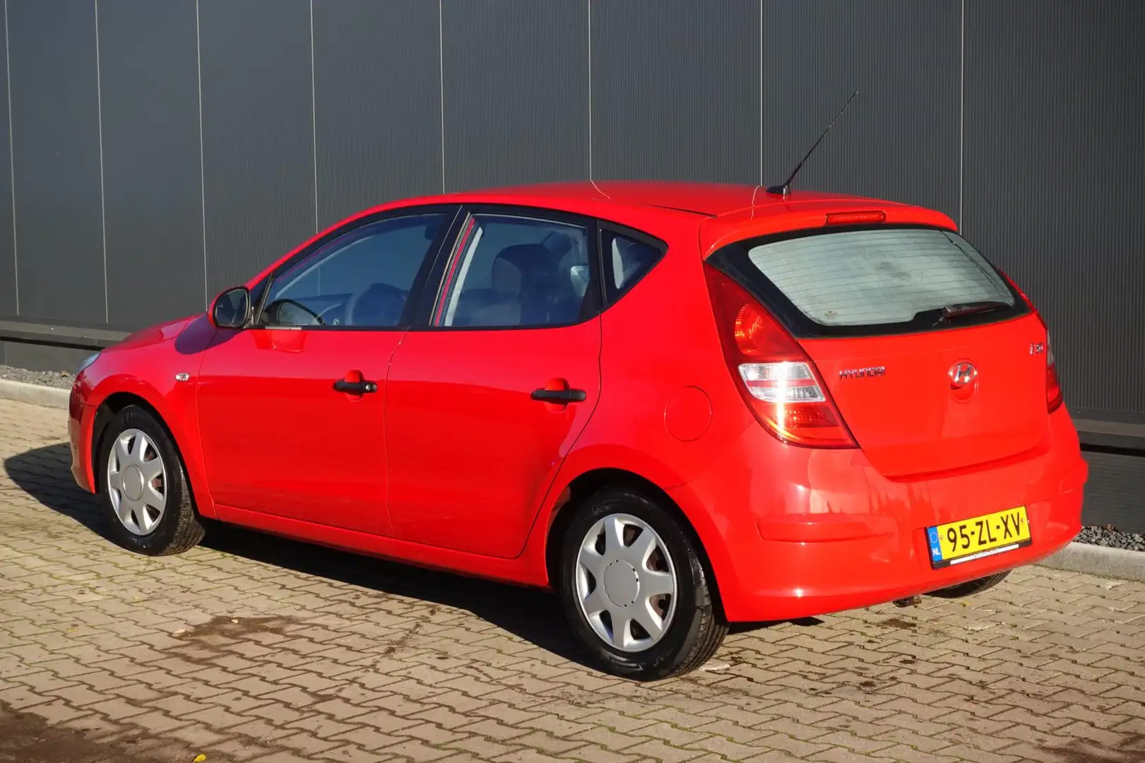 Hyundai i30 1.4i Active Cool Rojo - 2