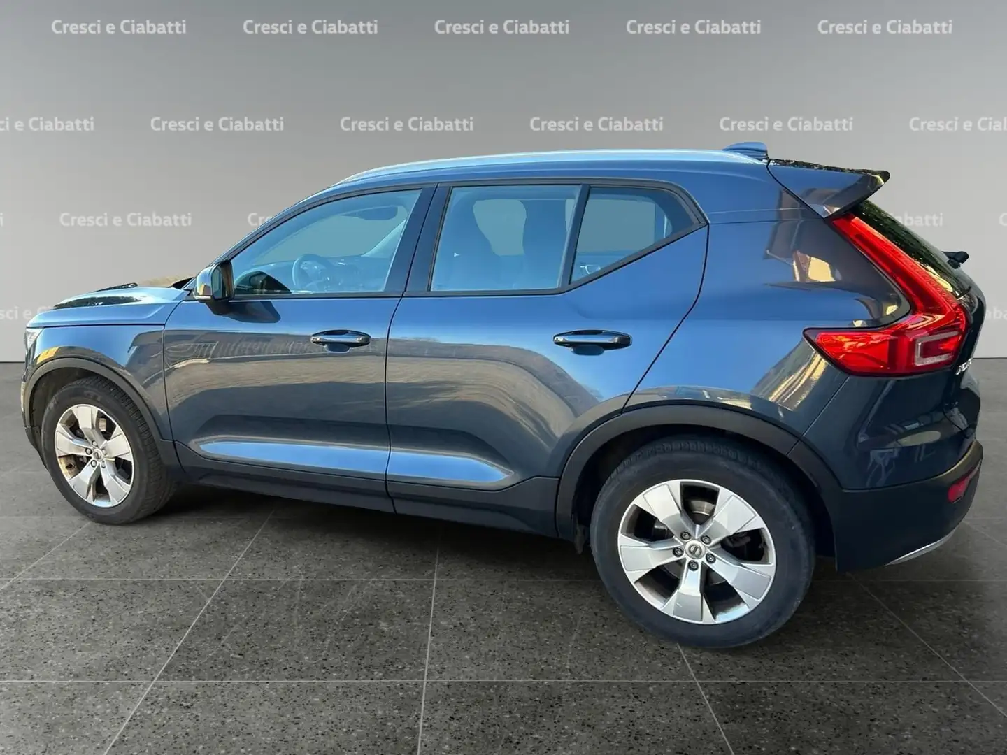 Volvo XC40 XC40 D3 AWD Geartronic Momentum Pro Blu/Azzurro - 2