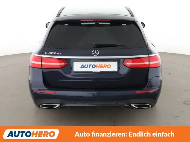 Mercedes-Benz E-Class view 5