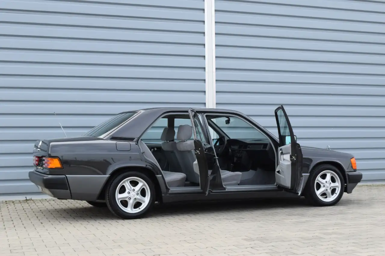 Mercedes-Benz 190 E Automatik * Velours/Klima/TOP-Zustand/Becker, foto 4