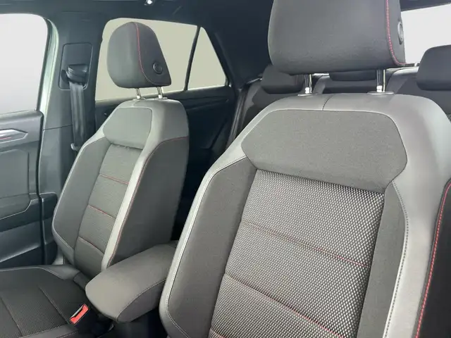 Volkswagen T-Roc view 21