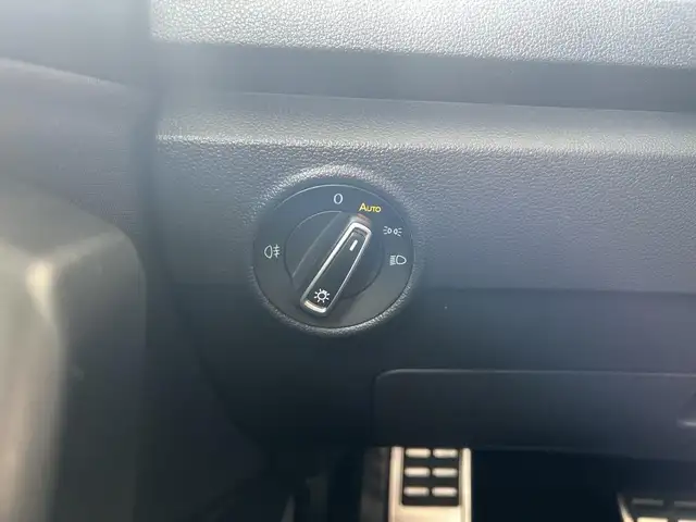 Volkswagen T-Roc view 16
