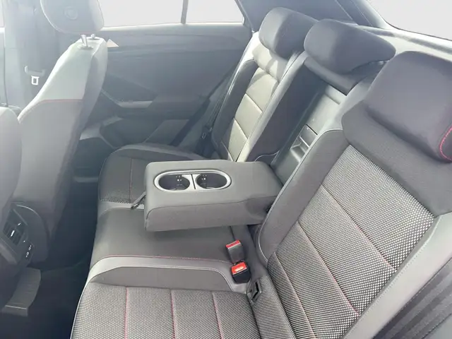 Volkswagen T-Roc view 12