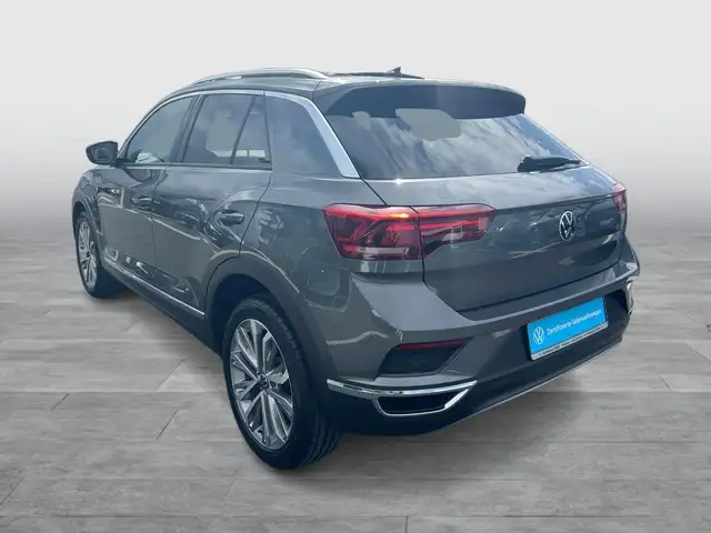 Volkswagen T-Roc view 3
