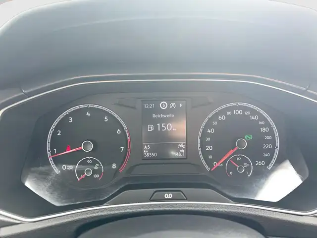 Volkswagen T-Roc view 10