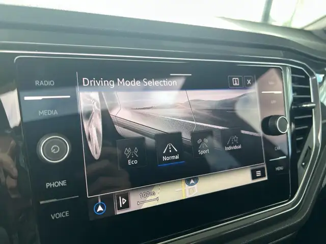 Volkswagen T-Roc view 20