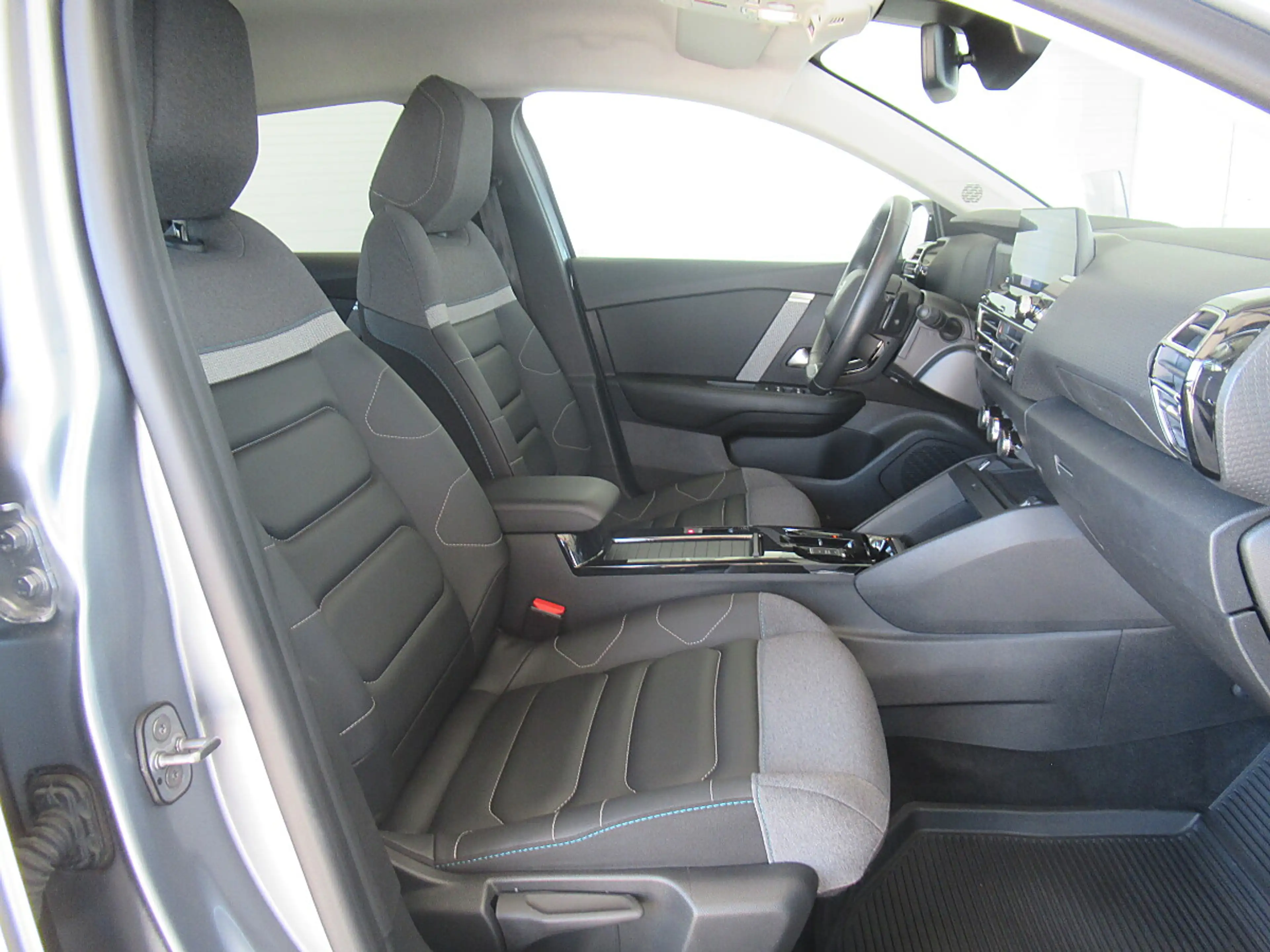 Citroen C4 PT 130 EAT8 Aut. Max *LED *Keyless *HUD *Sitzhe... — photo 9