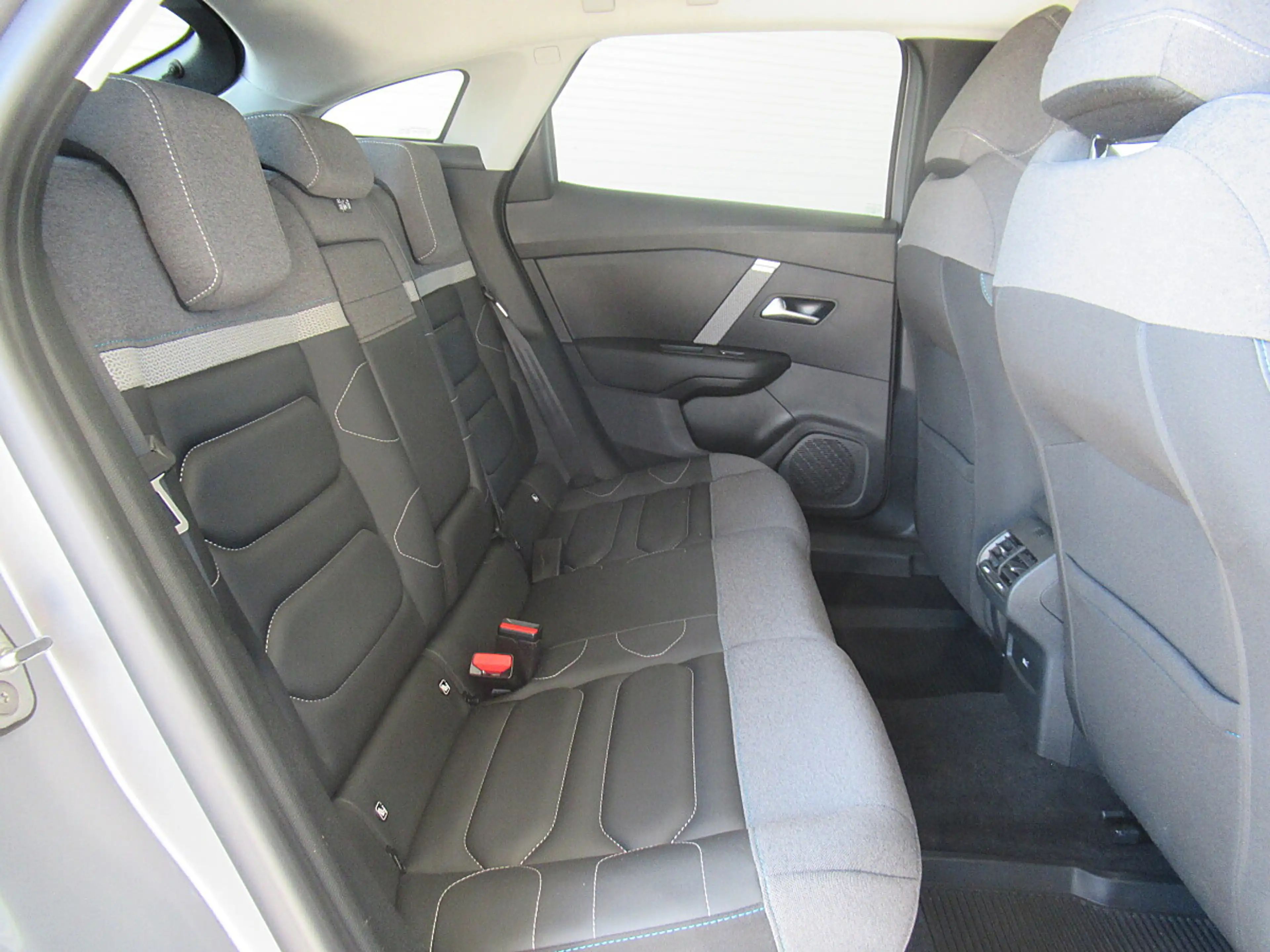 Citroen C4 PT 130 EAT8 Aut. Max *LED *Keyless *HUD *Sitzhe... — photo 10
