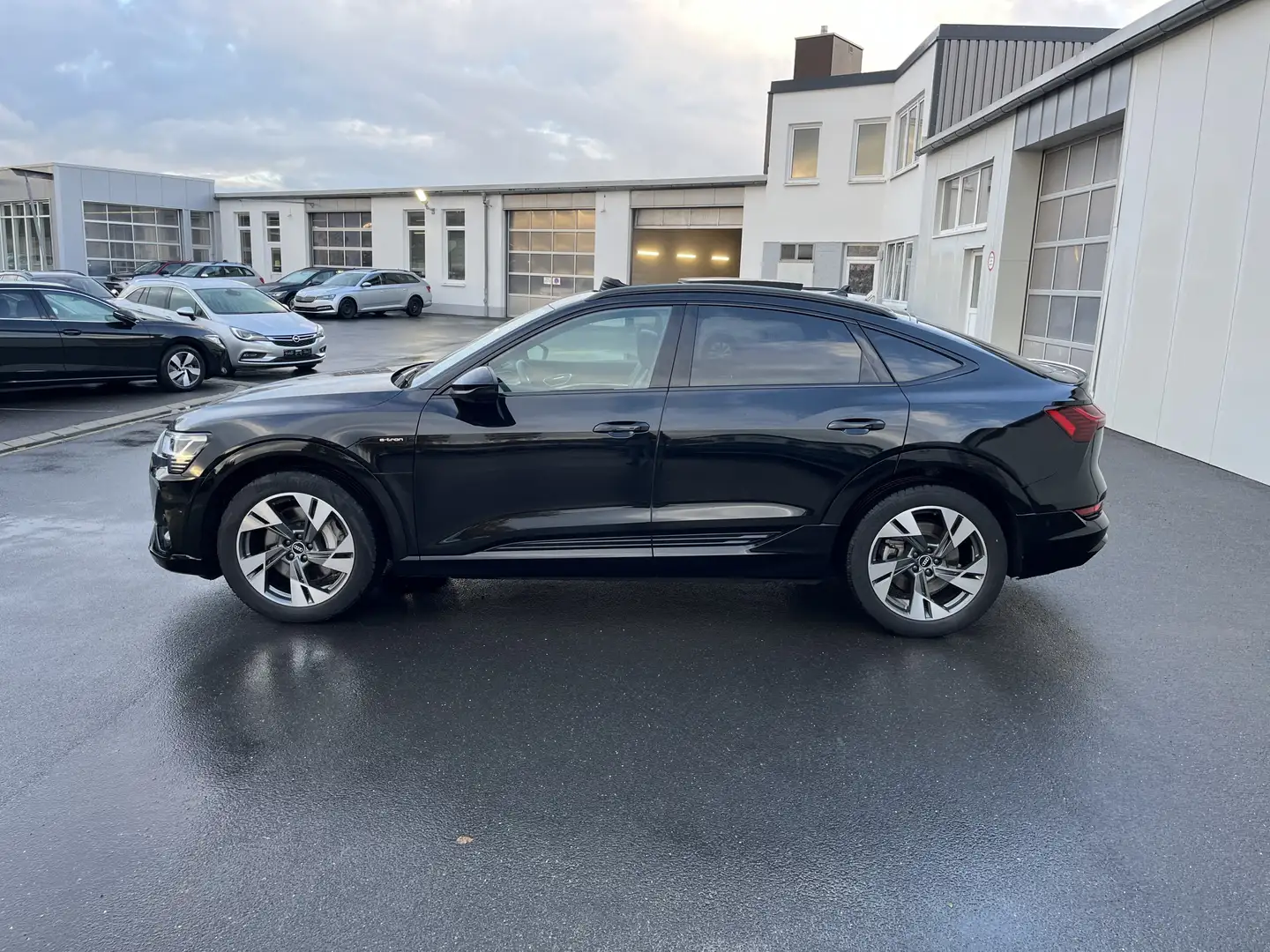 Audi e-tron 55 Sportback S line 215€ m. 20% Anzahlung AHK 95 Schwarz - 2