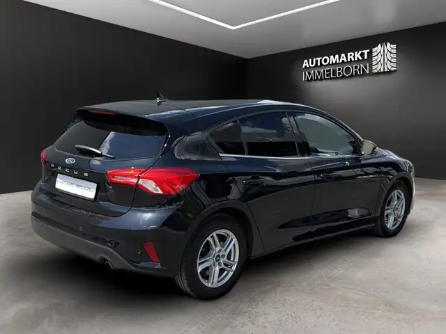 Ford Focus view 6