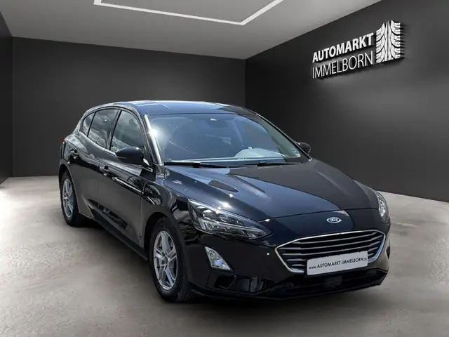 Ford Focus view 2