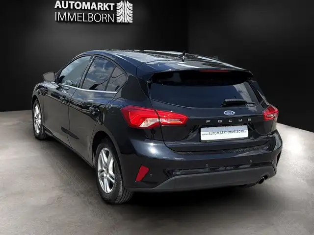 Ford Focus view 10