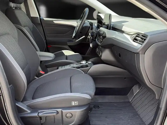 Ford Focus view 14