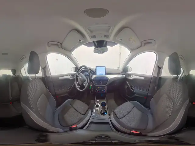Ford Focus view 13