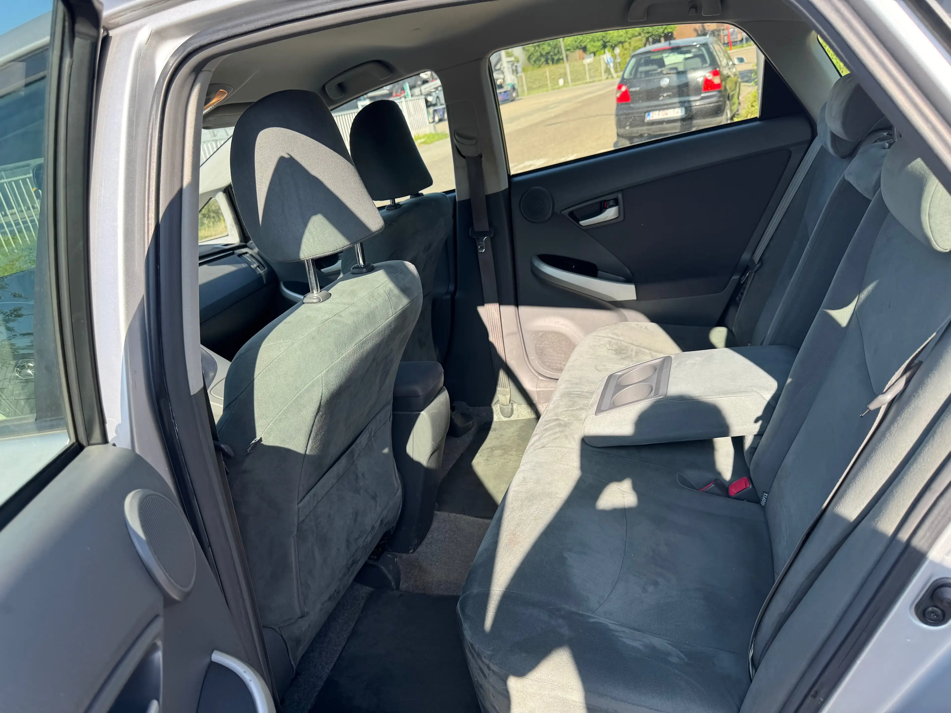 Toyota Prius Prius Hybrid 1.8i VVT-i Comfort — photo 9