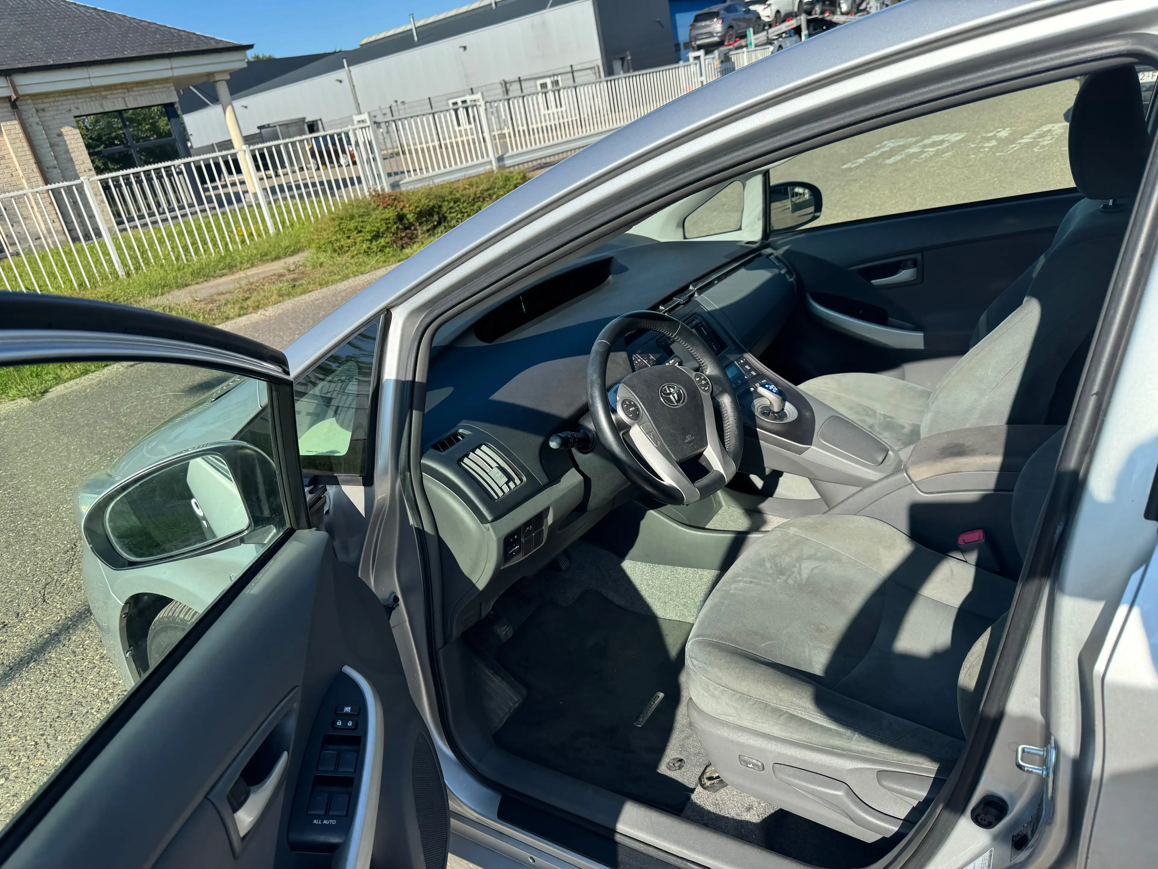 Toyota Prius Prius Hybrid 1.8i VVT-i Comfort — photo 8