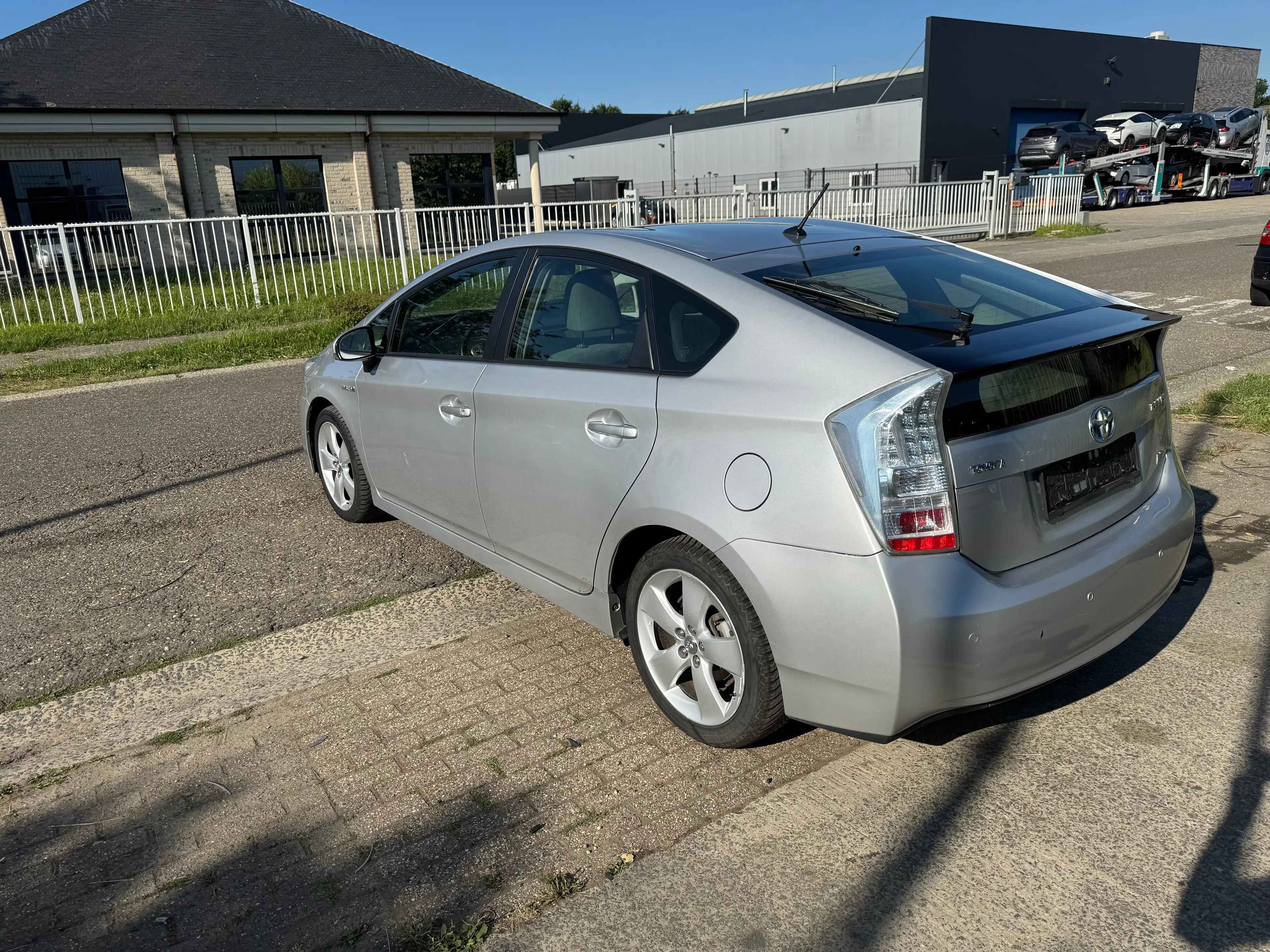 Toyota Prius Prius Hybrid 1.8i VVT-i Comfort — photo 6