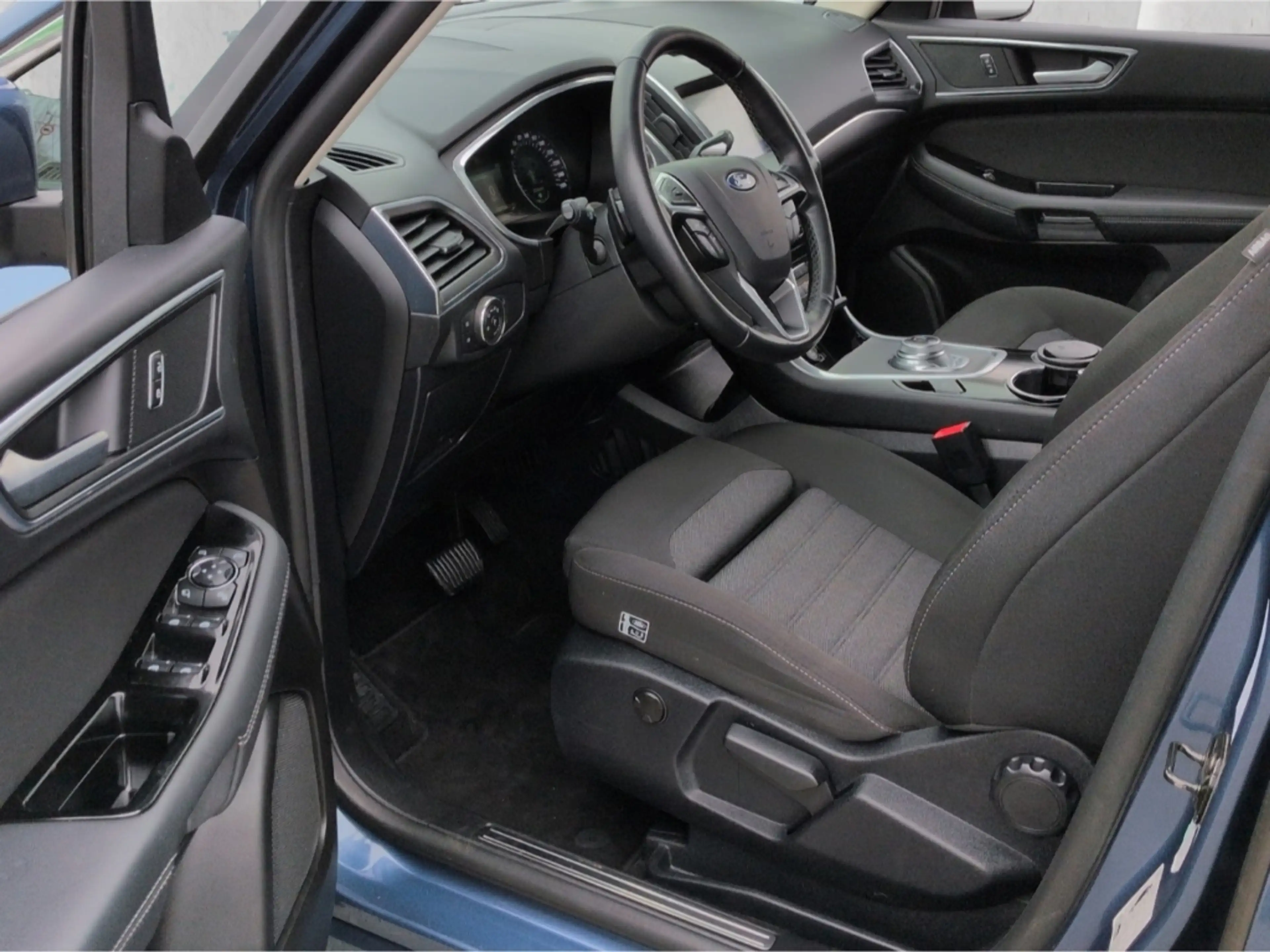 Ford S-Max Titanium AWD 2.0D*Autom AHK Navi R-Kam SHZ — photo 4