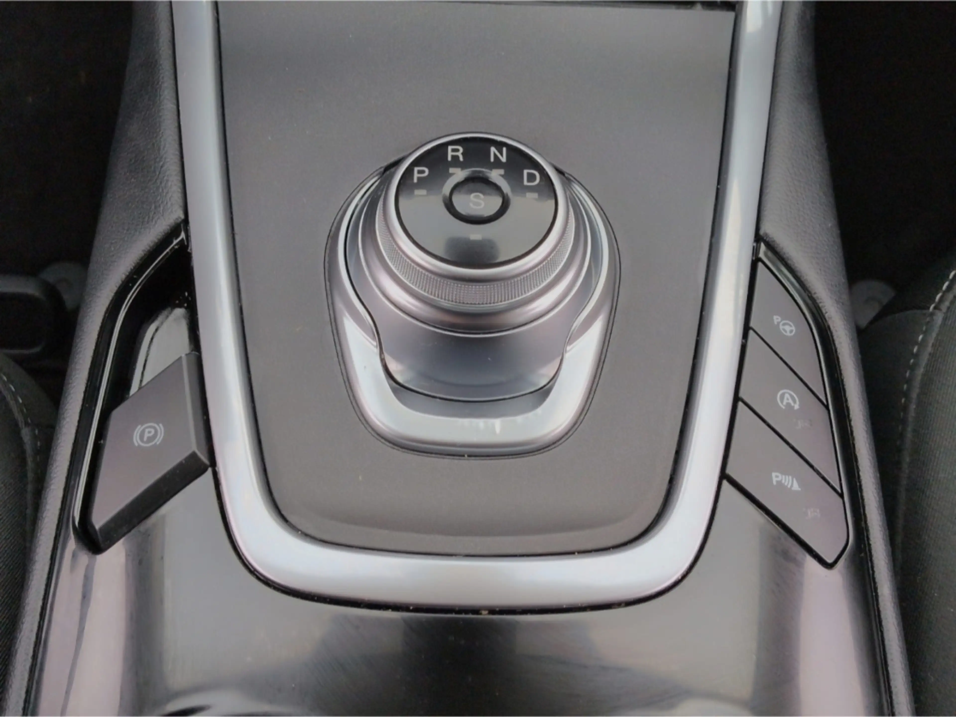 Ford S-Max Titanium AWD 2.0D*Autom AHK Navi R-Kam SHZ — photo 10
