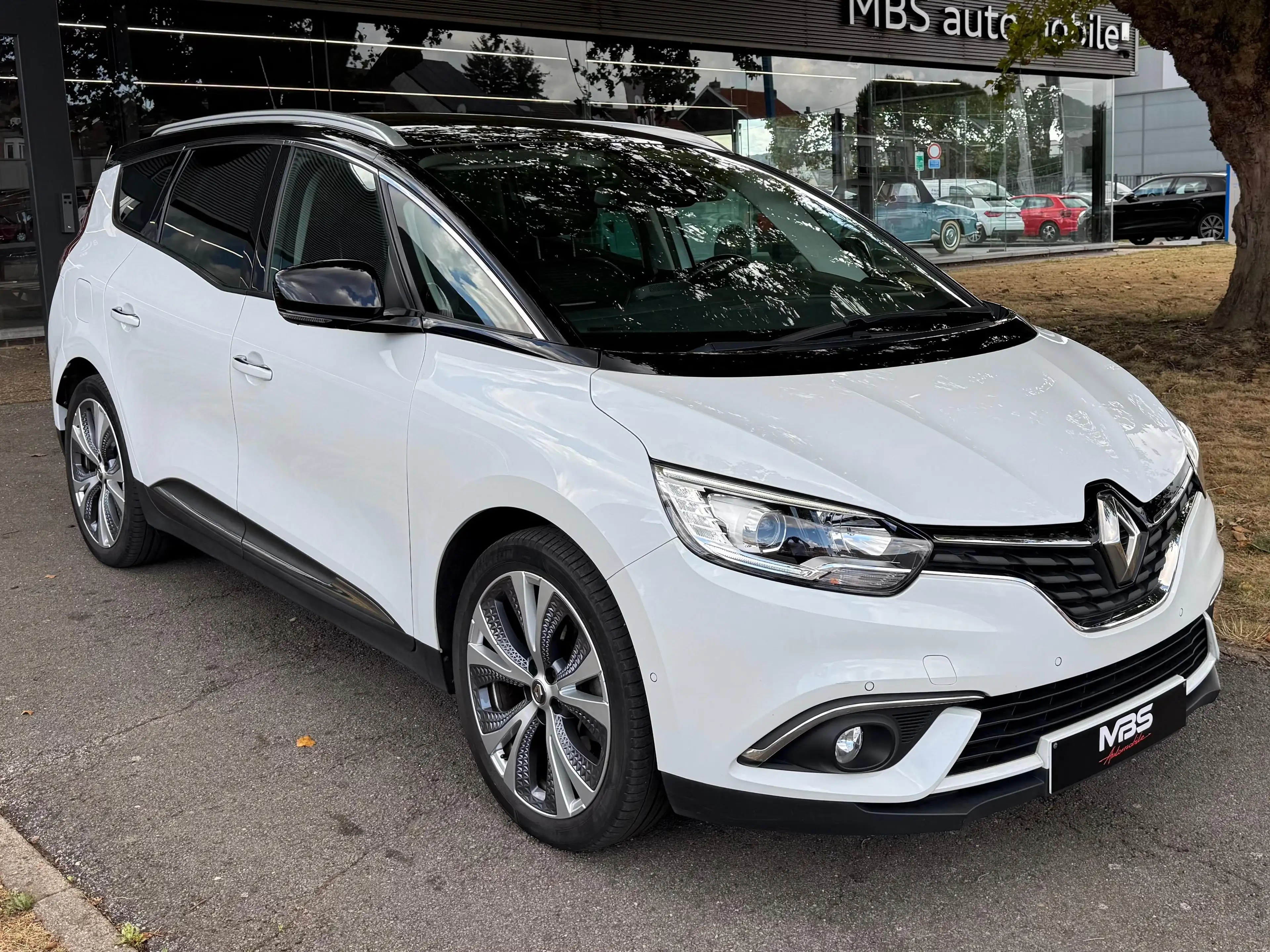 Renault Scenic *7PLACES* TVAC* AUTO* CRUISE* CAMERA* LED* GARANTIE 12 MOIS* — photo 4