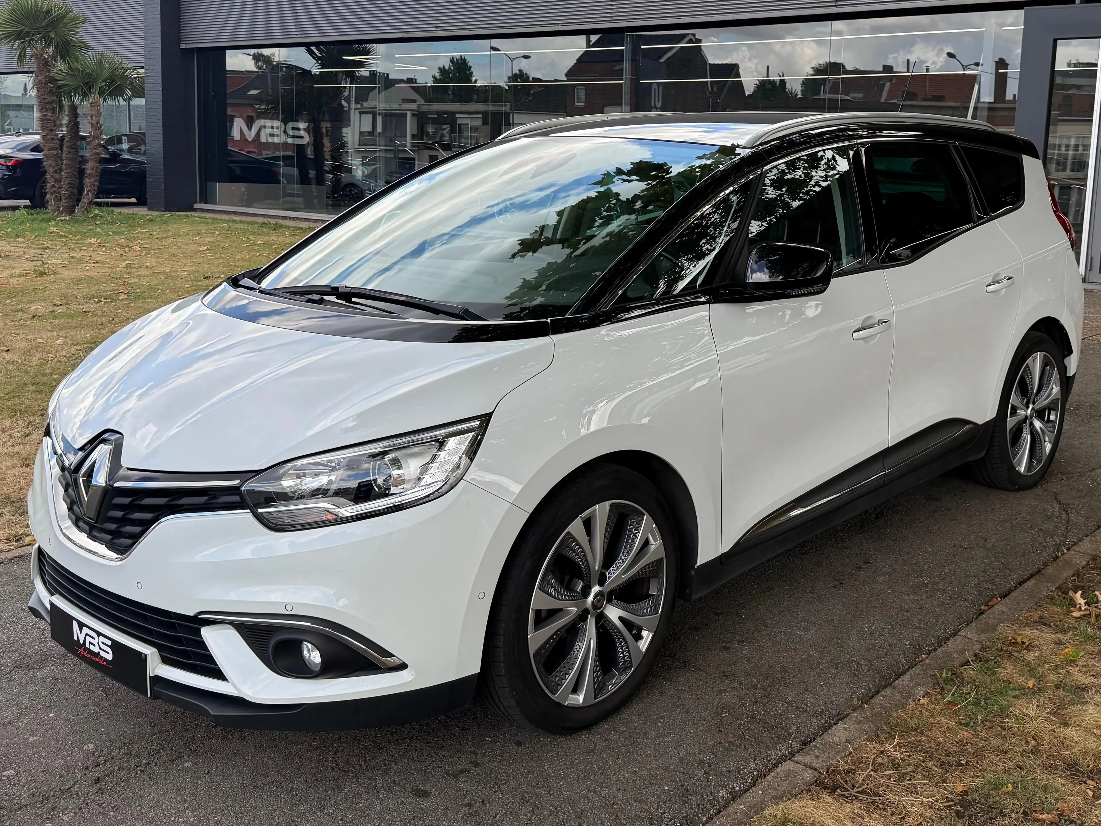 Renault Scenic *7PLACES* TVAC* AUTO* CRUISE* CAMERA* LED* GARANTIE 12 MOIS*