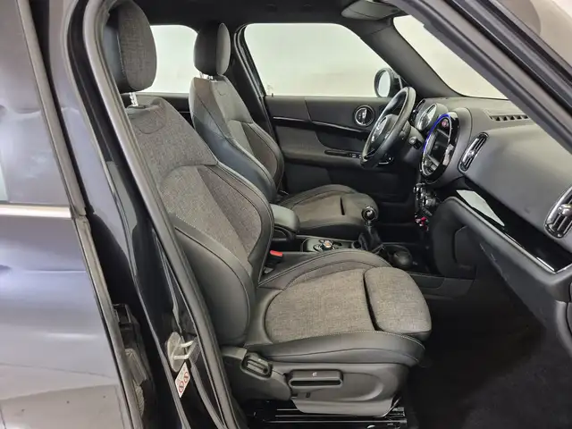 Mini Cooper Cooper view 11